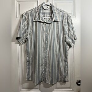 2/$30 Abercrombie & Fitch Blue and White Striped Button Down Shirt